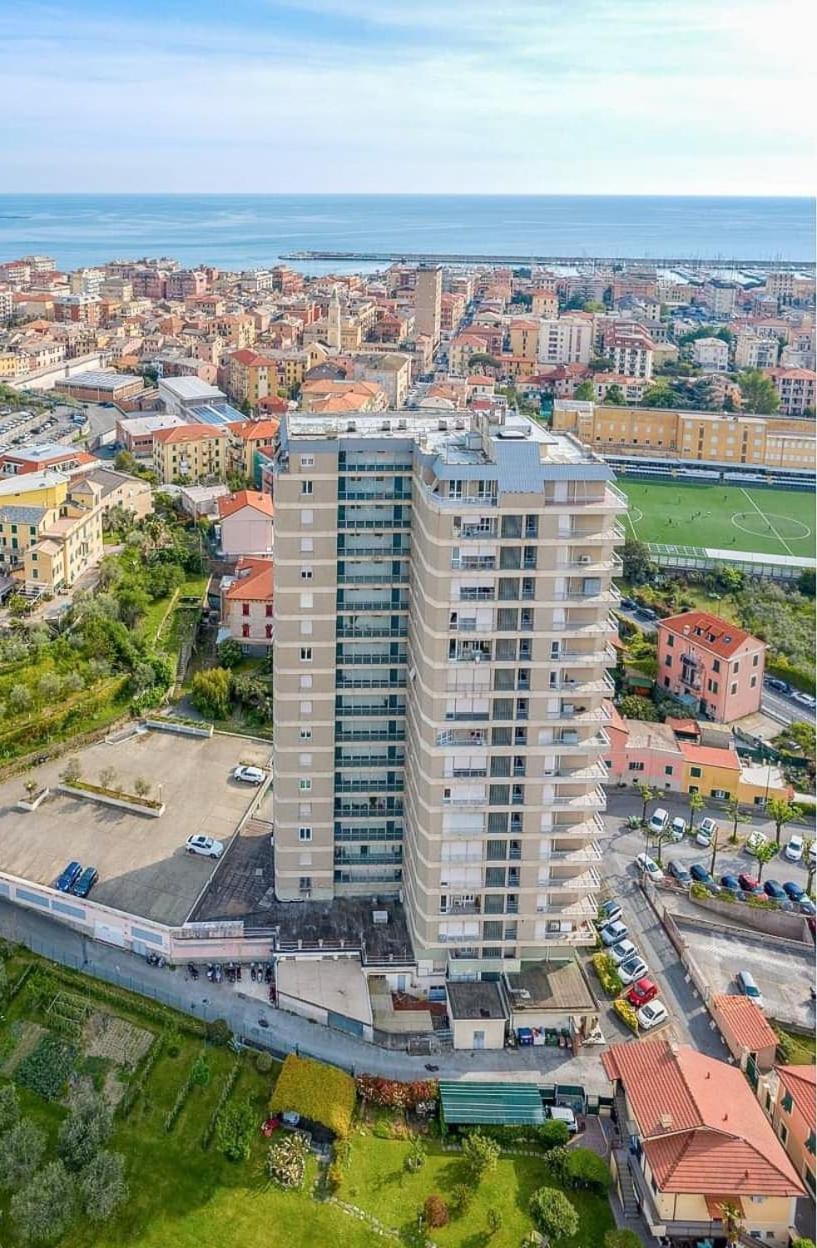 شقة Super Vista Al Grattacielo Di لافانيا المظهر الخارجي الصورة